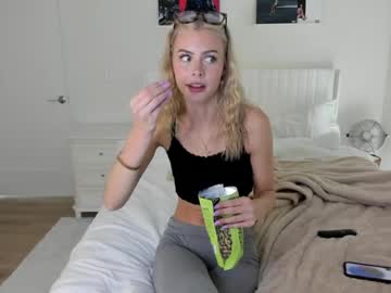 webcam girl ariah_is_blonde live cam image #12896391