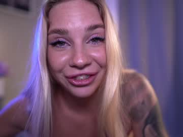 webcam girl cute__foxy live cam image #6893630