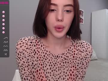webcam girl angella_kleee live cam image #2112576