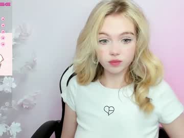 webcam girl small_blondee live cam image #5042242