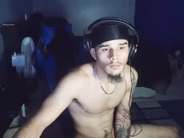 webcam man kylewhitedgs live cam image #4228505