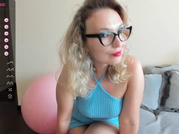 webcam girl emilymilf__ live cam image #6872208