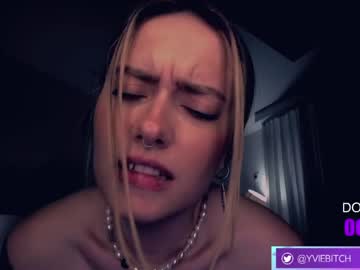 webcam girl _yvie_ live cam image #6435572