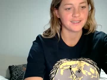 webcam girl rebfields live cam image #3547901