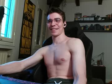 webcam man dumbnerd3 live cam image #6435340
