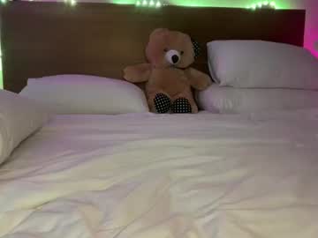 webcam girl hiiandrea live cam image #12743438