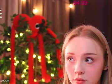 webcam girl lissa_meooow live cam image #12012681