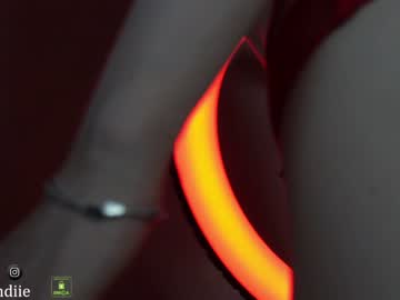 webcam girl bestblondiiecb live cam image #8034796