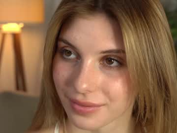 webcam girl refined_style live cam image #10938130