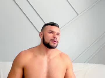webcam man jackson_and_emiliano live cam image #8933337