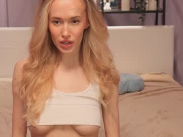 webcam girl lolly_bella_ live cam image #2180395