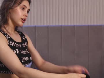 webcam girl angella_kleee live cam image #6411386