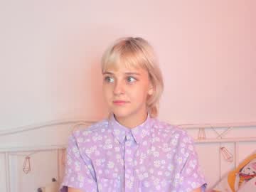 webcam girl louiseshelton live cam image #3223014