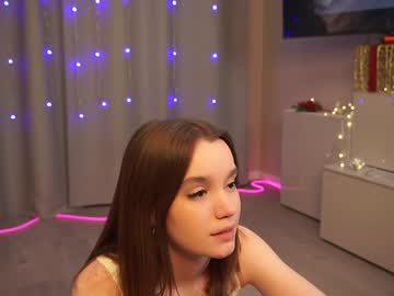 webcam girl harrieteasley live cam image #11273076