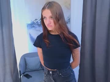 webcam girl katiebossom live cam image #10091752