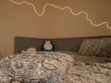 webcam girl bestblondiiecb live cam image #12858326