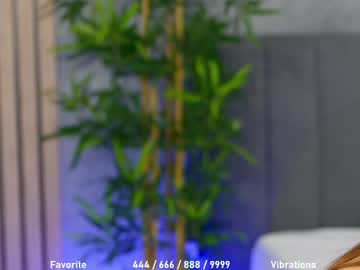 webcam girl celestara live cam image #11155234