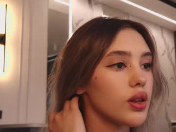 webcam girl angella_kleee live cam image #6514388