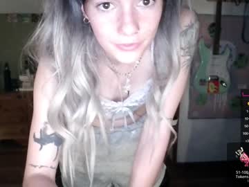 webcam girl pixelatedprincess live cam image #6763368