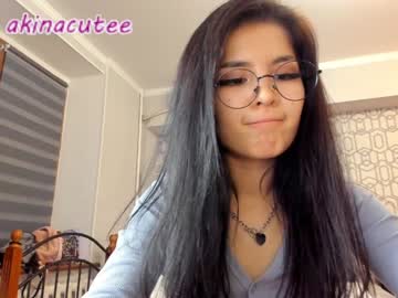 webcam girl akino_17 live cam image #1285280