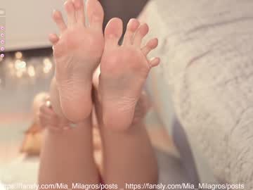 webcam girl mia_milagros live cam image #3596517