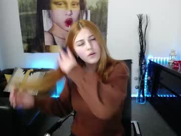 webcam girl mila_redhead live cam image #1733193
