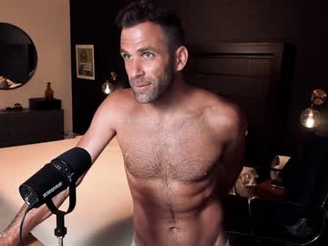webcam man bareleeworking live cam image #6638485