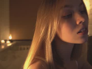 webcam girl bibi_it_is live cam image #4071871