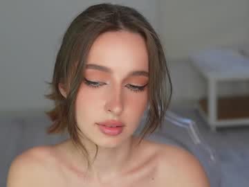 webcam girl silent_chill live cam image #9381299