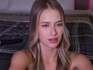 webcam girl ella_twinkle live cam image #9720668