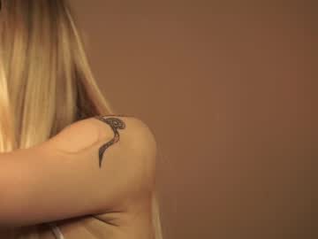 webcam girl cuteelsa_ live cam image #6584354