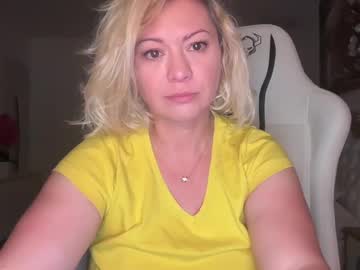 webcam girl kiradivine live cam image #10876987