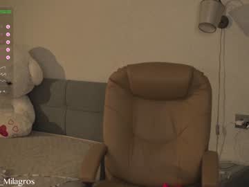 webcam girl mia_milagros live cam image #6046575