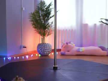 webcam girl kittycaitlin live cam image #8201775