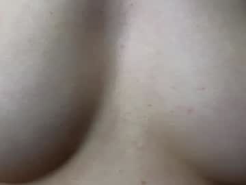 webcam girl lauratanguy live cam image #11352210