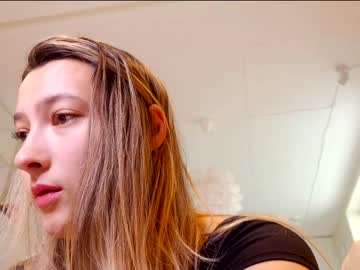 webcam girl aveksmr live cam image #6901545