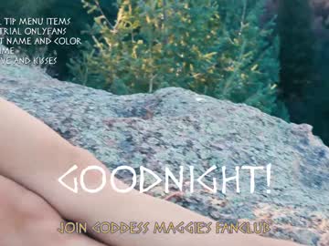webcam girl maggielovieee live cam image #1681944