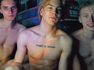 webcam man theo_huyovo live cam image #7142944
