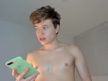 webcam man twinkcamilo live cam image #636985