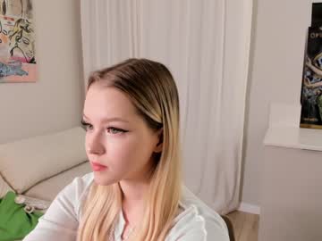 webcam girl kimlewi live cam image #7219360