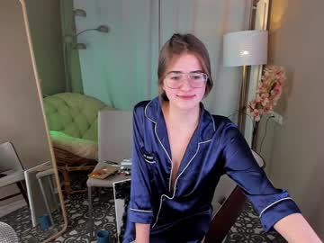 webcam girl zlata_luna live cam image #747116