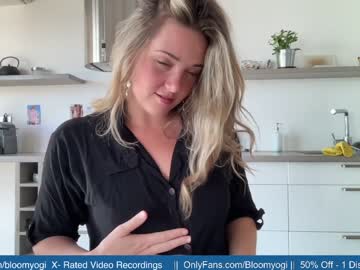 webcam girl bloomyogi live cam image #5622946