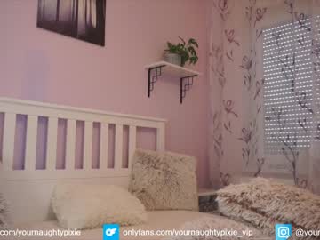 webcam girl yournaughtypixie live cam image #3616955