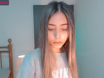 webcam girl gummy_bear7 live cam image #1743410
