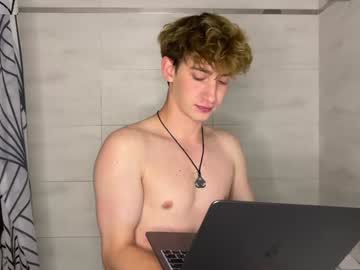 webcam man aronyou_win live cam image #9958280