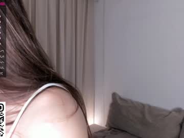 webcam girl peek_in_my_window live cam image #8419289