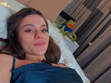 webcam girl lorettadunnell live cam image #11705296