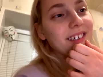 webcam girl holydori live cam image #1915409