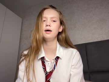 webcam girl lizzy_cutie live cam image #10686909