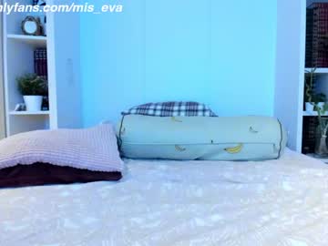webcam girl mis_eva live cam image #4434142